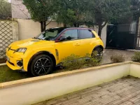 Renault 5 Pop Yellow Iconic Cinq of PAT92