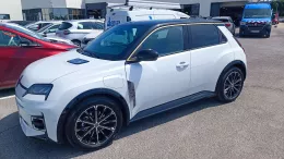 Renault 5 Arctic White Iconic Cinq of Automgen