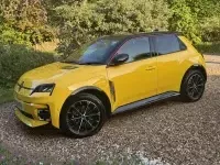 Renault 5 Pop Yellow Iconic Cinq of Eugene