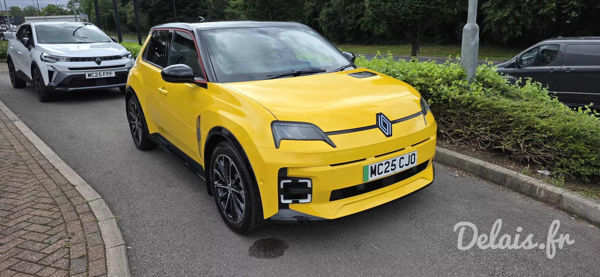 Renault 5 Pop Yellow Iconic Cinq