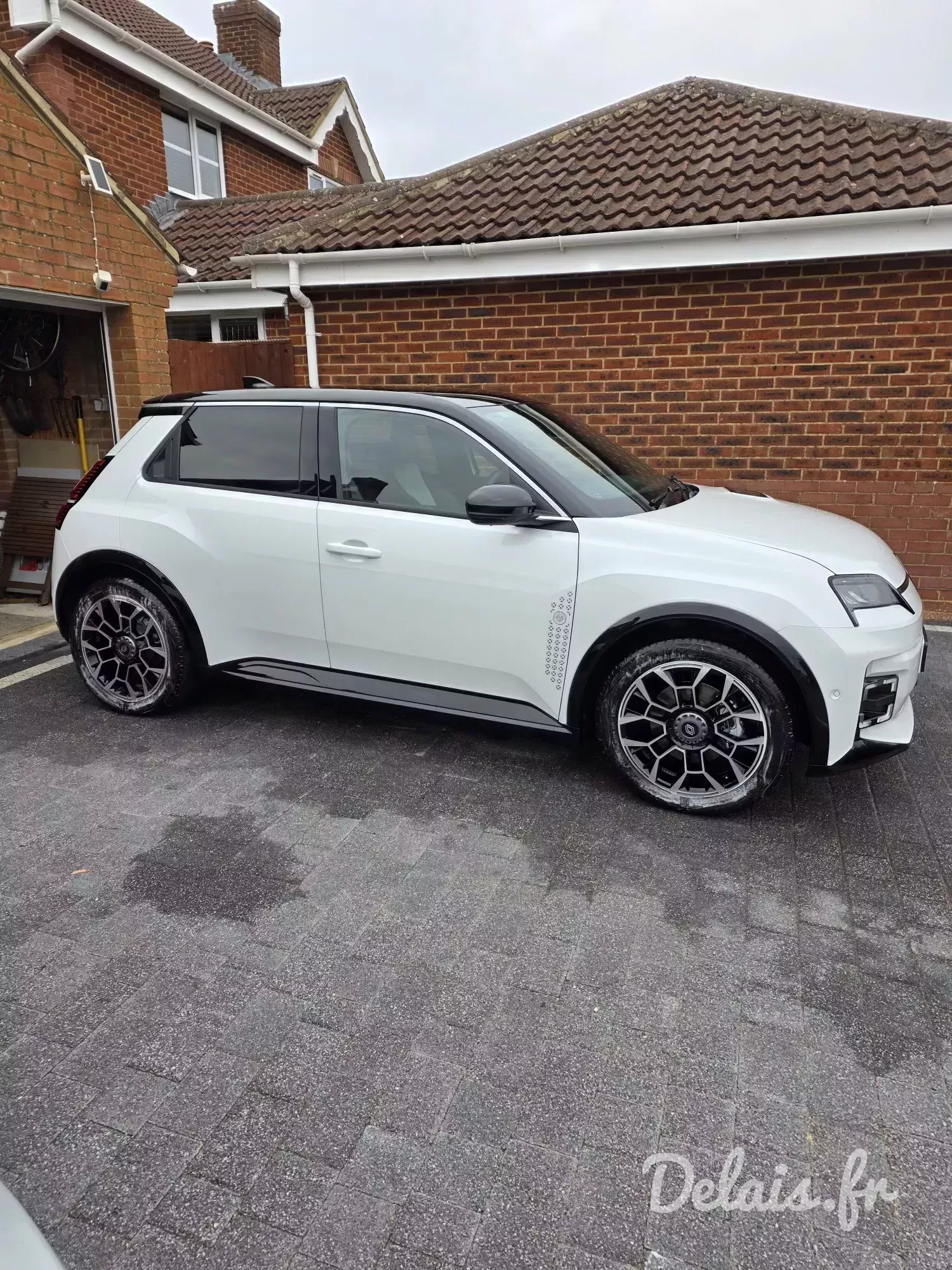 Renault 5 Arctic White Roland-Garros