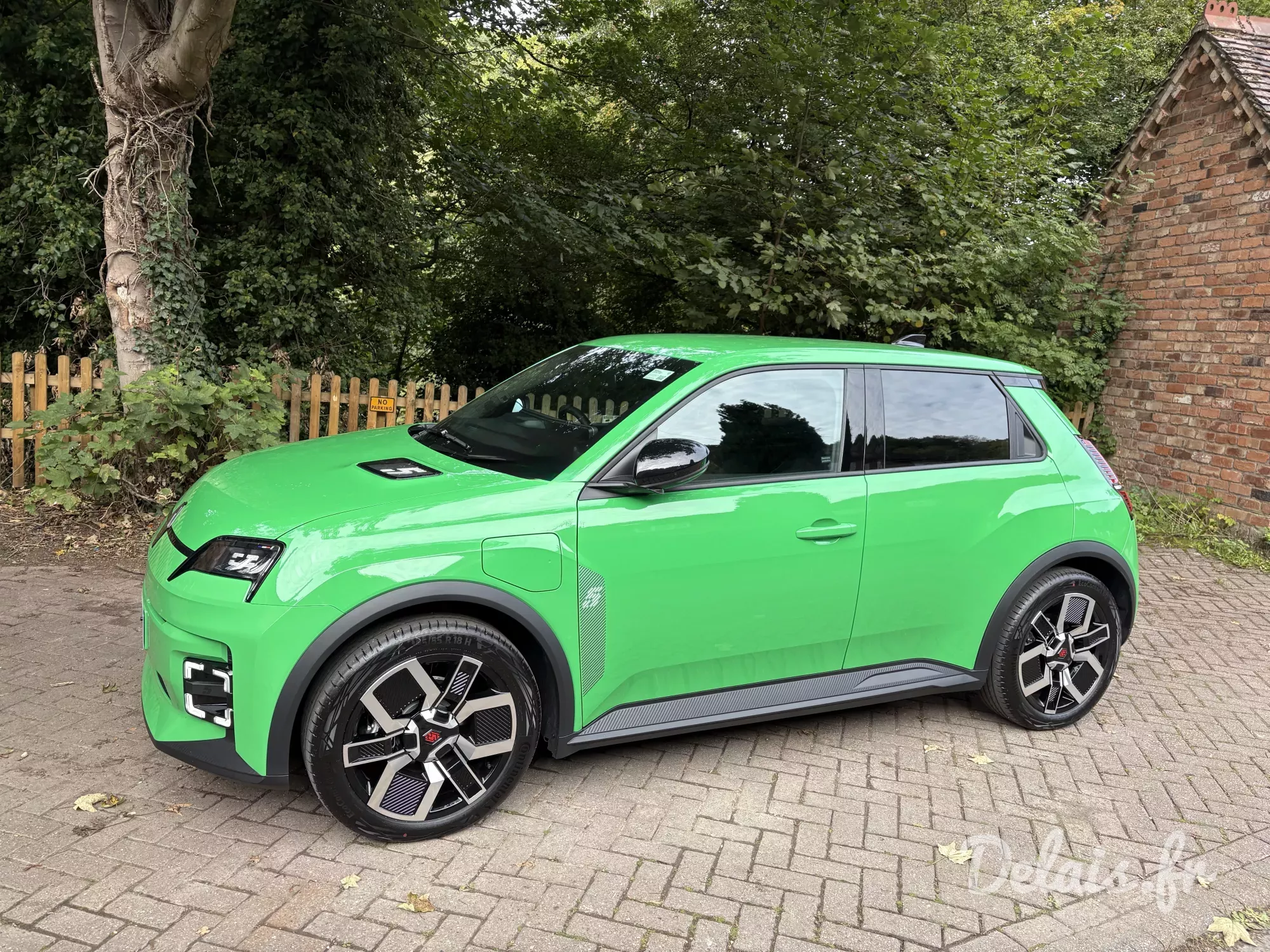 Renault 5 Pop Green Techno