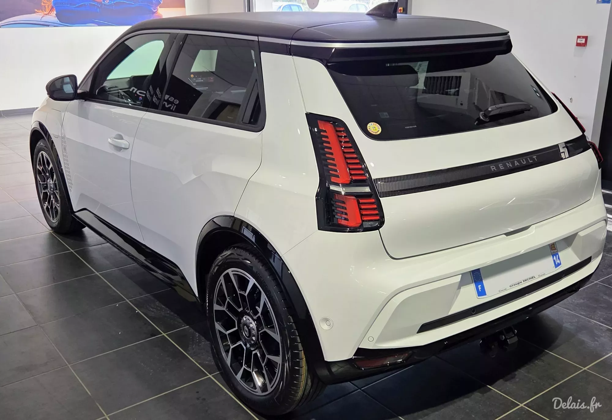 Renault 5 Arctic White Roland-Garros