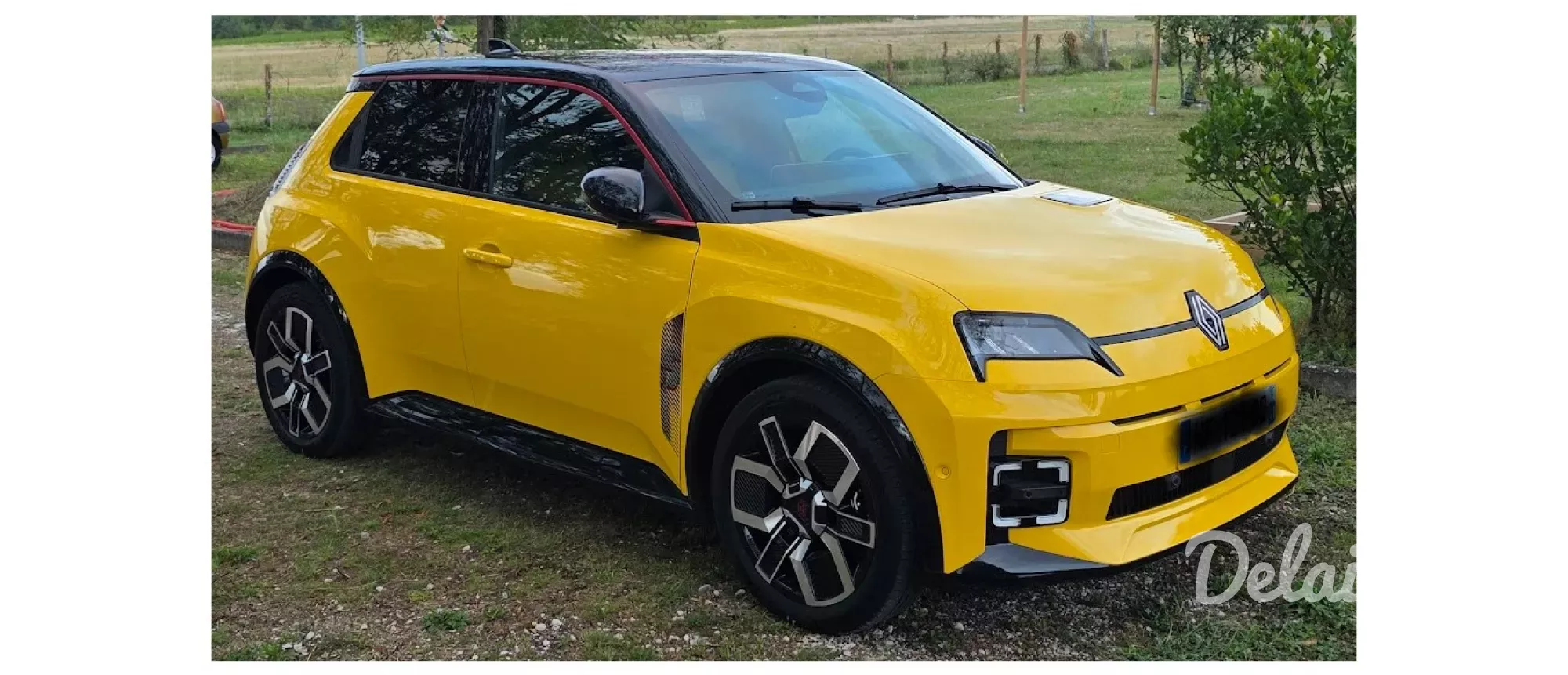 Renault 5 Pop Yellow Iconic Cinq