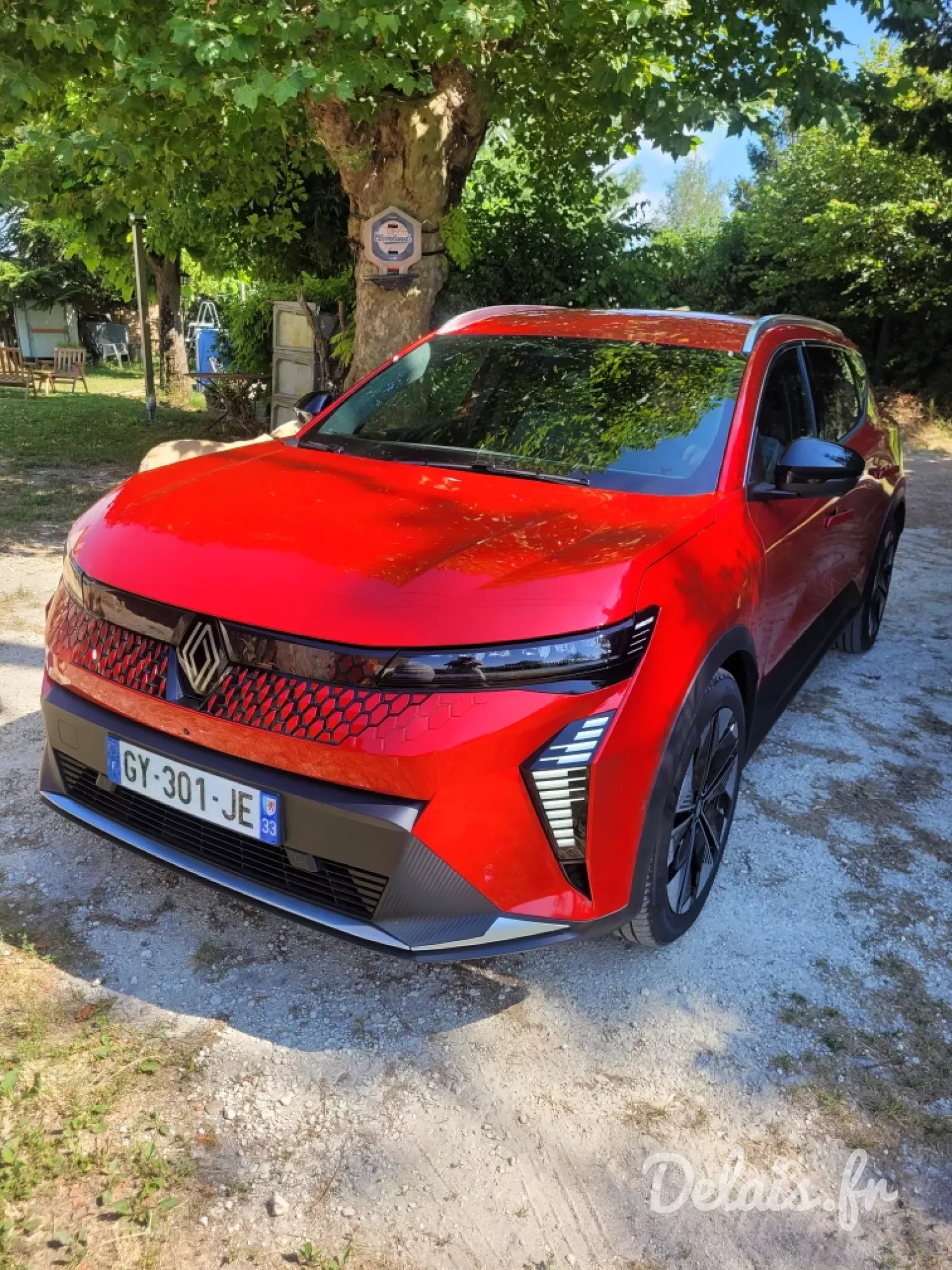 Renault Scenic E-Tech Flame Red Techno
