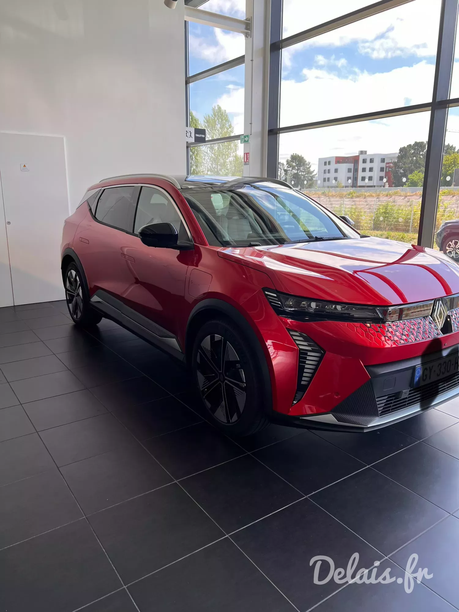 Renault Scenic E-Tech Flame Red Iconic