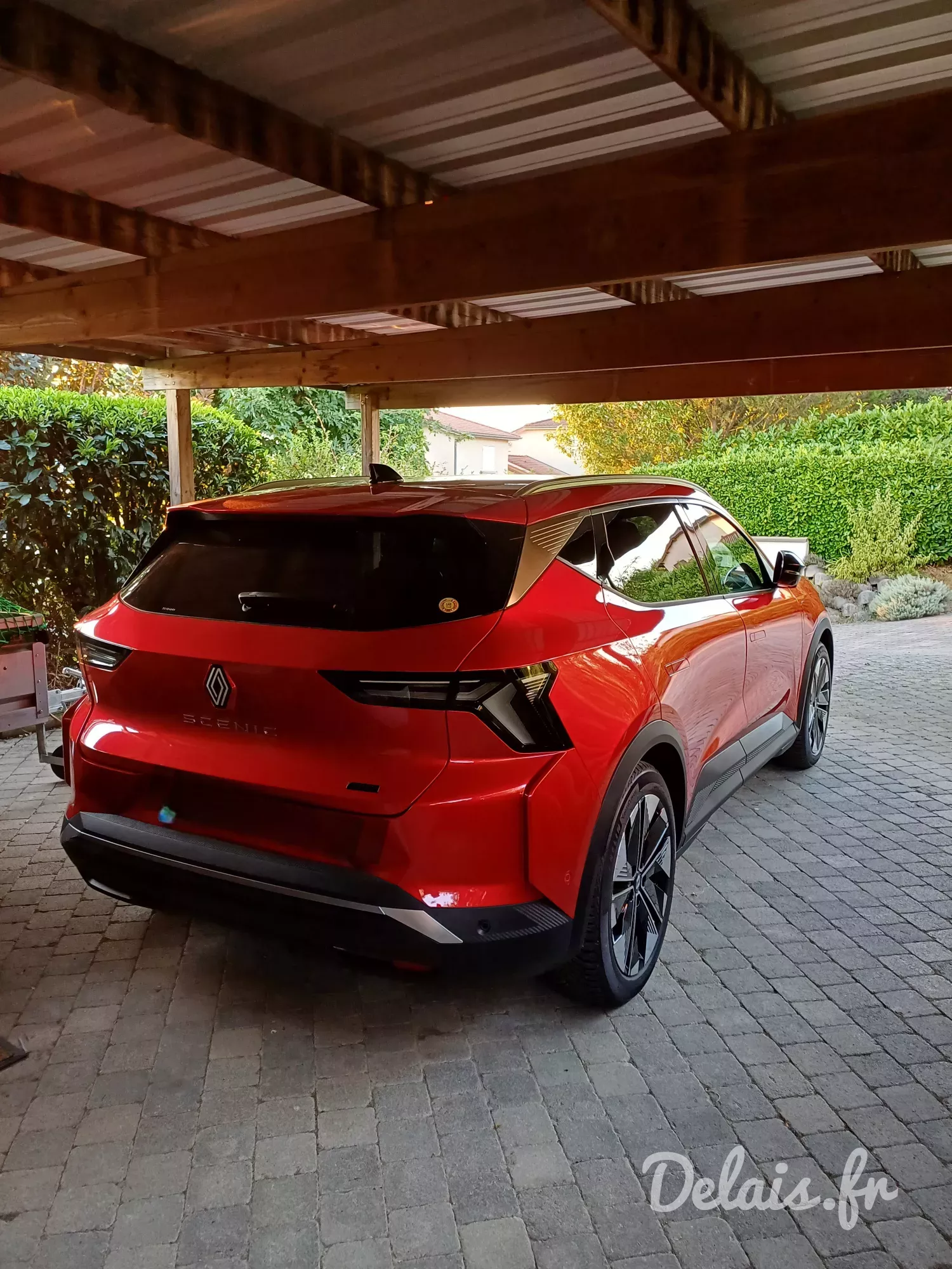 Renault Scenic E-Tech Flame Red Techno