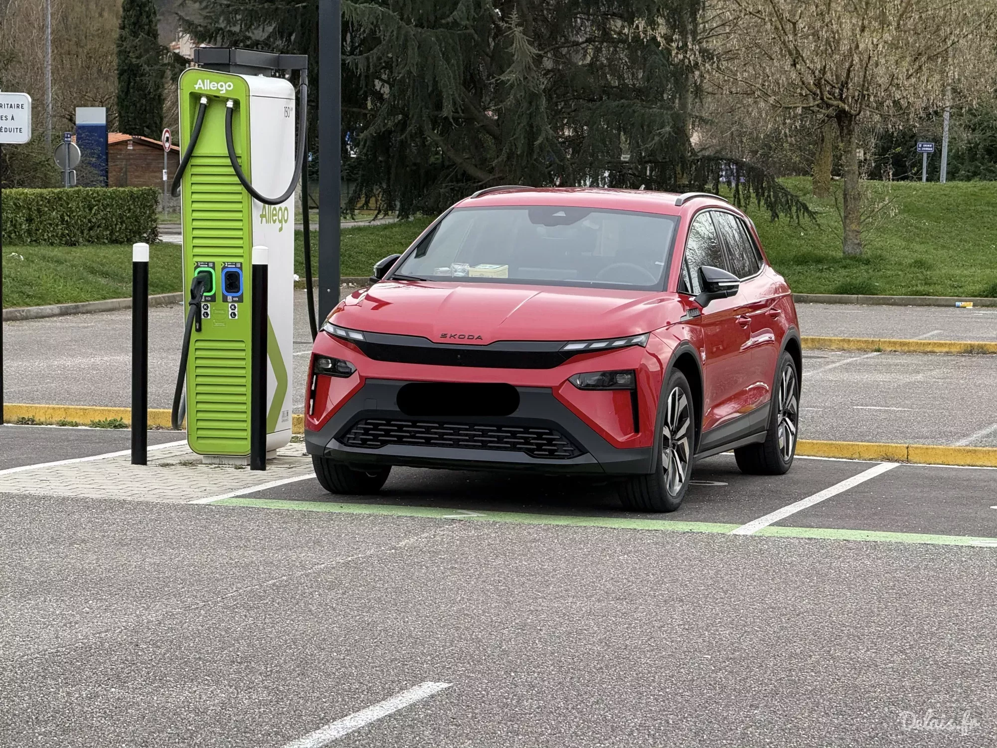 Škoda Elroq Velvet Red Sportline