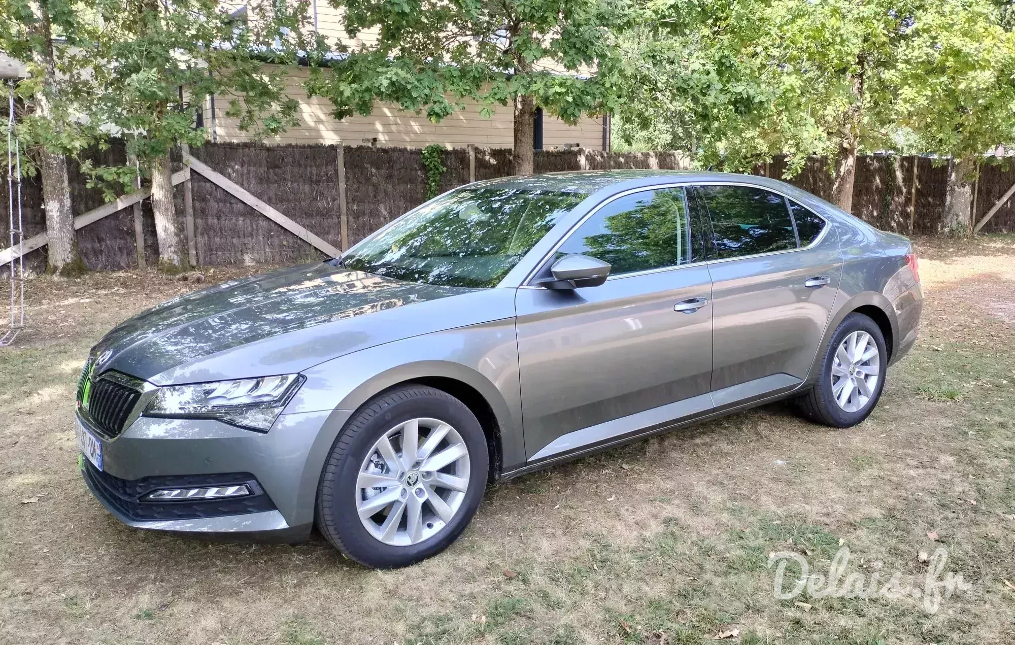 Škoda Superb Graphite Grey Business