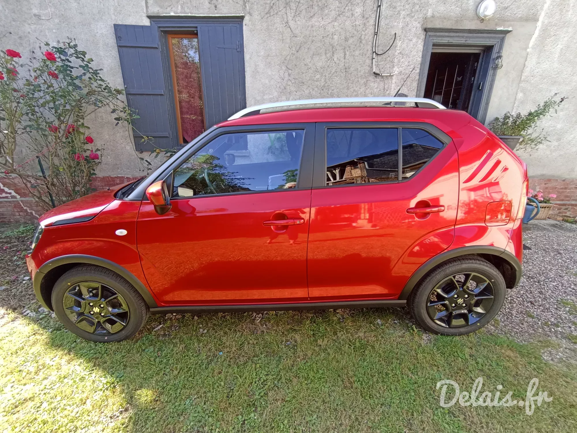 Suzuki Ignis Burning Red Pearl Privilège
