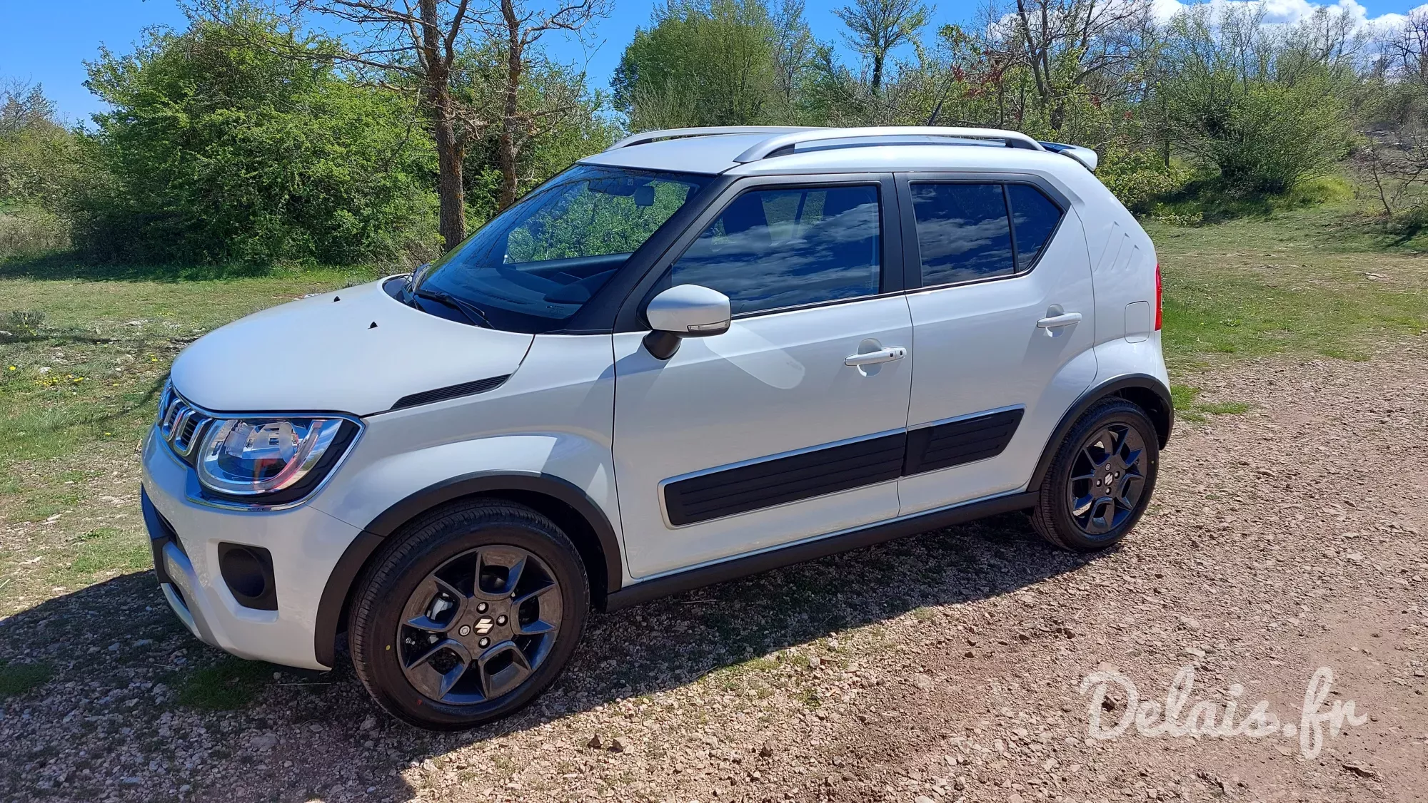 Suzuki Ignis Pure White Pearl Pack