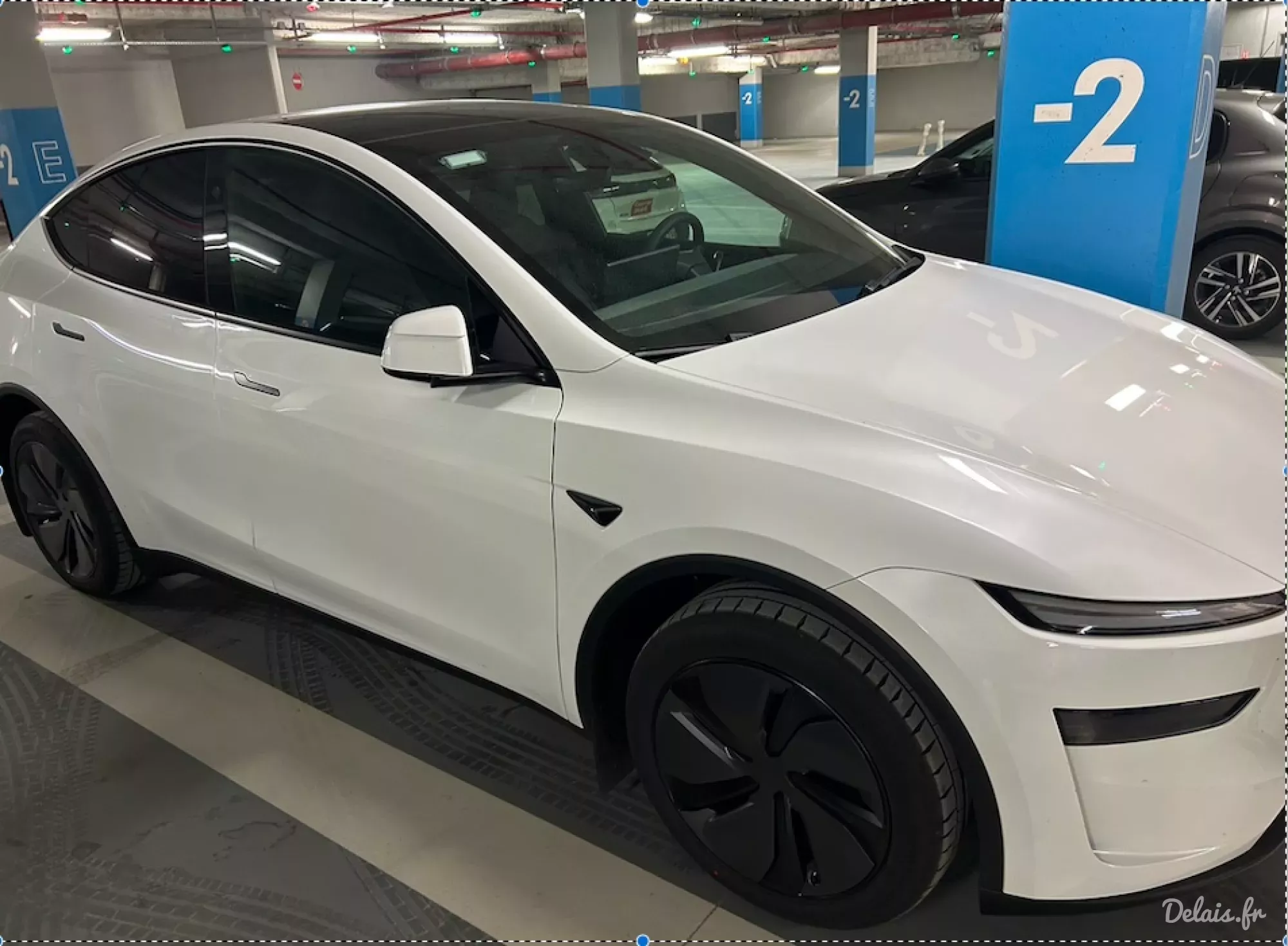 Tesla Model Y Pearl White Grande Autonomie