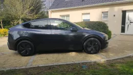 Tesla Model Y of Mat