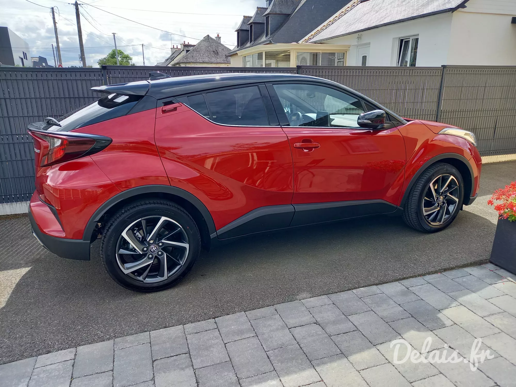Toyota C-HR Rouge Intense Dynamic Ultimate