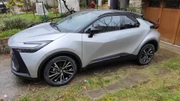 Toyota C-HR Gris Minéral Collection of Tonio