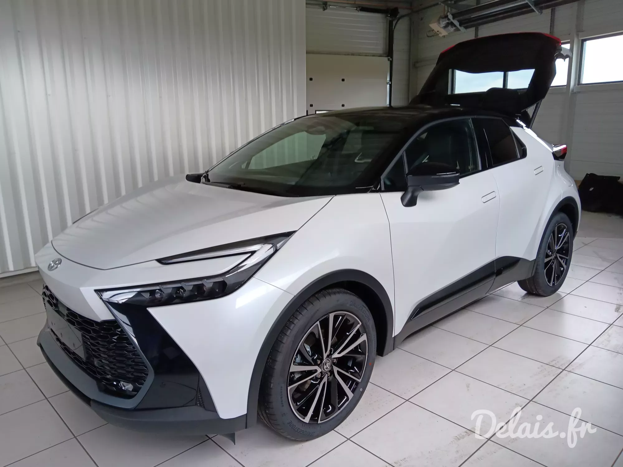 Toyota C-HR Blanc Lunaire Collection
