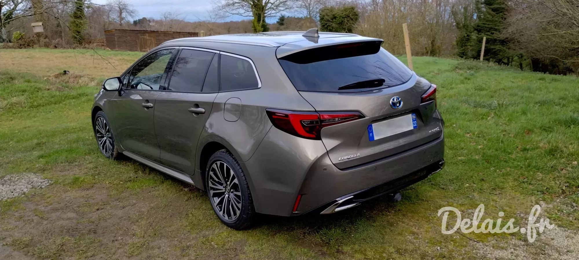 Toyota Corolla Touring Sports Bronze Impérial Design