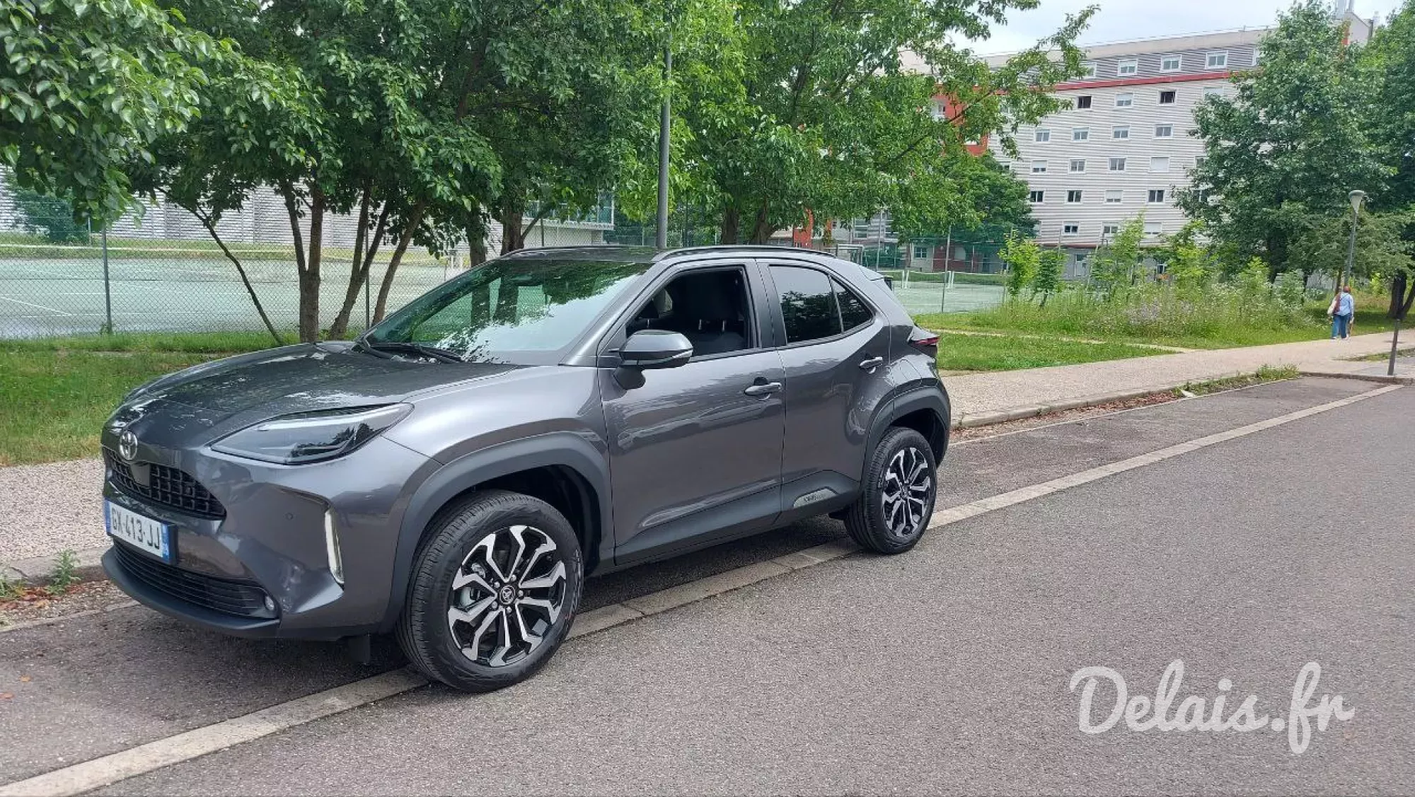 Toyota Yaris Cross Gris Atlas Design