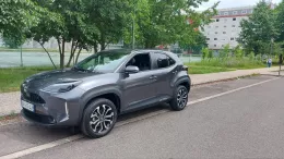 Toyota Yaris Cross Gris Atlas Design of Vincedent