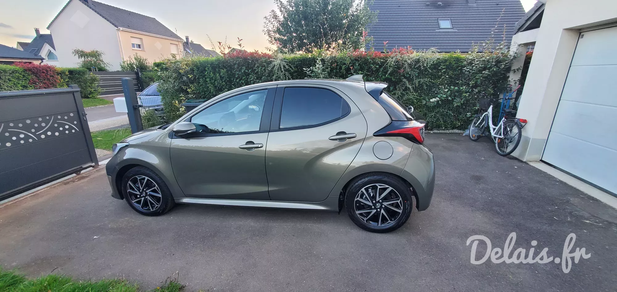 Toyota Yaris Bronze Impérial Design
