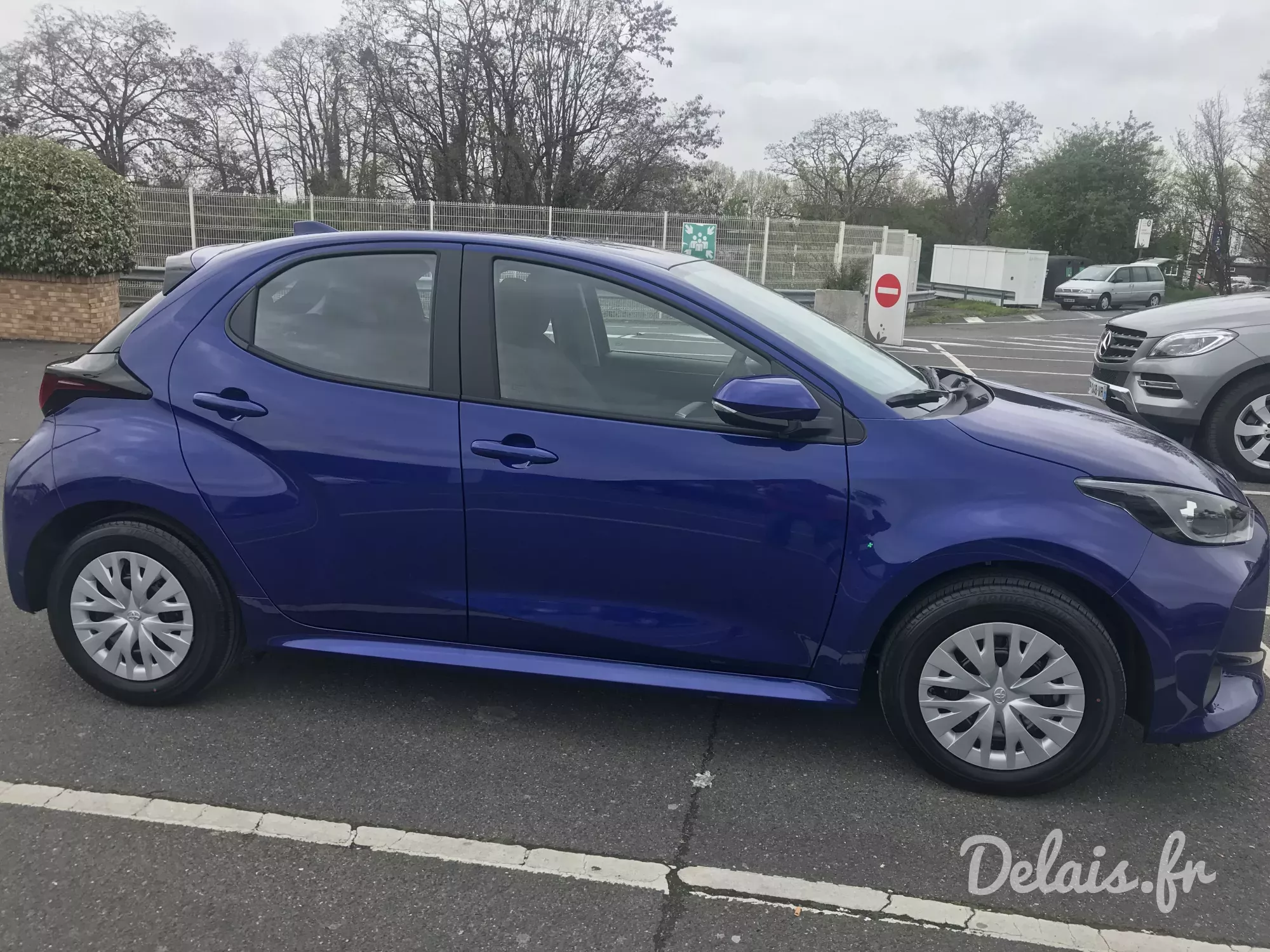 Toyota Yaris Bleu Kyanite Dynamic