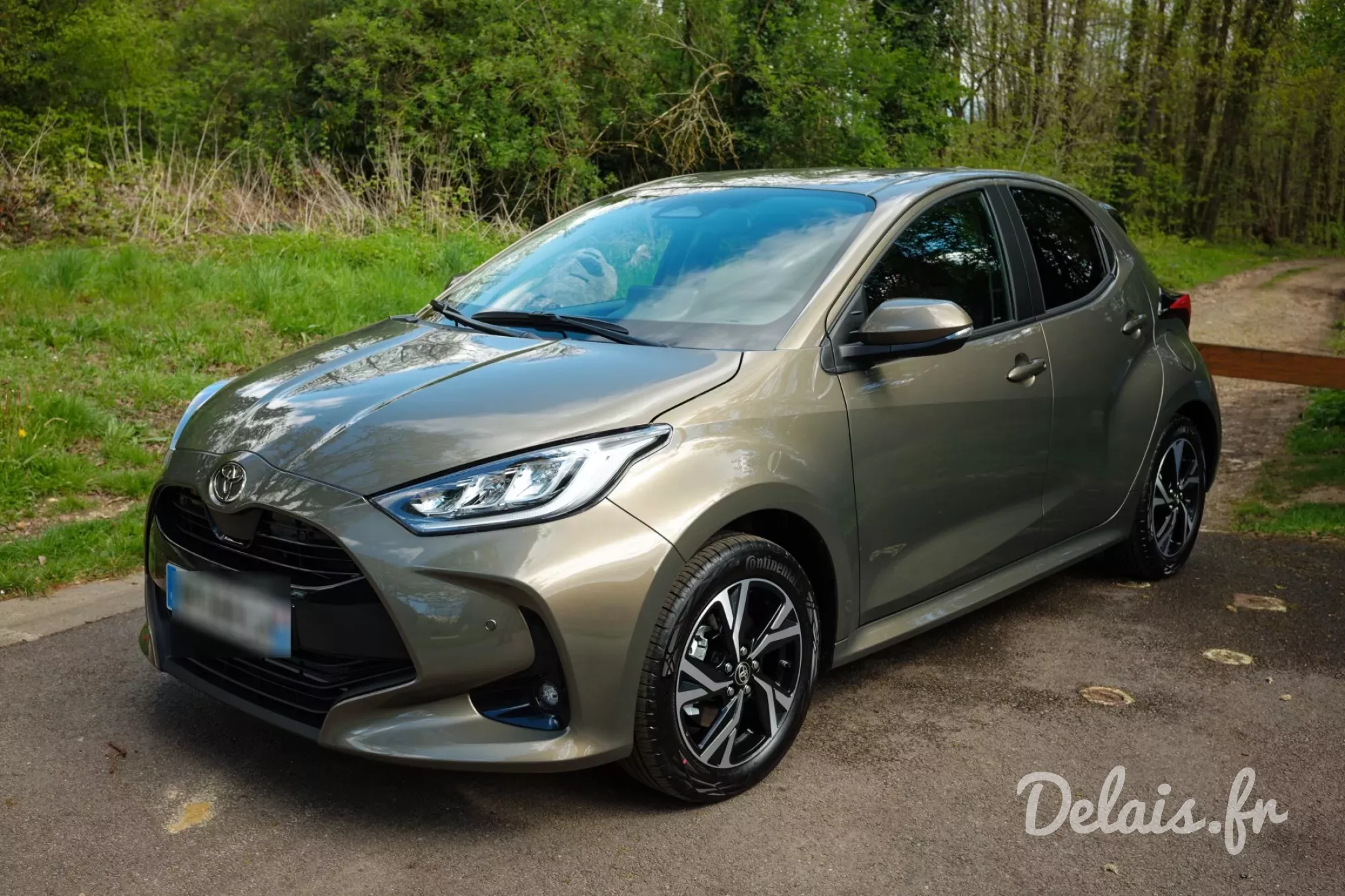 Toyota Yaris Bronze Impérial Design