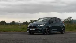 Toyota Yaris Imperial Green Collection of Samsunch