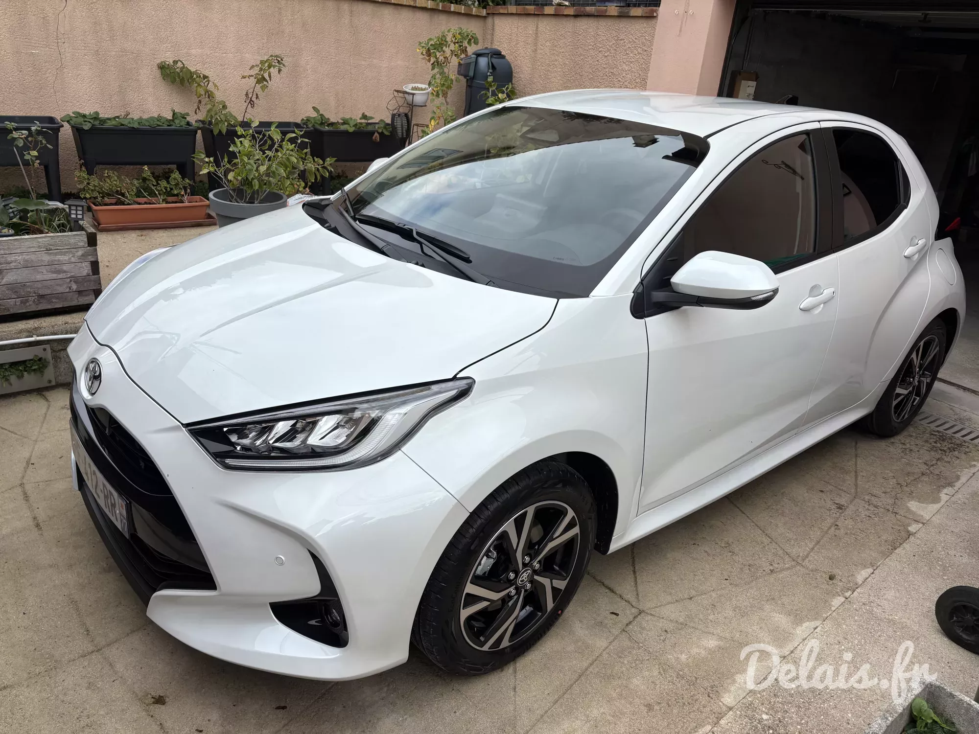 Toyota Yaris Blanc Lunaire Design