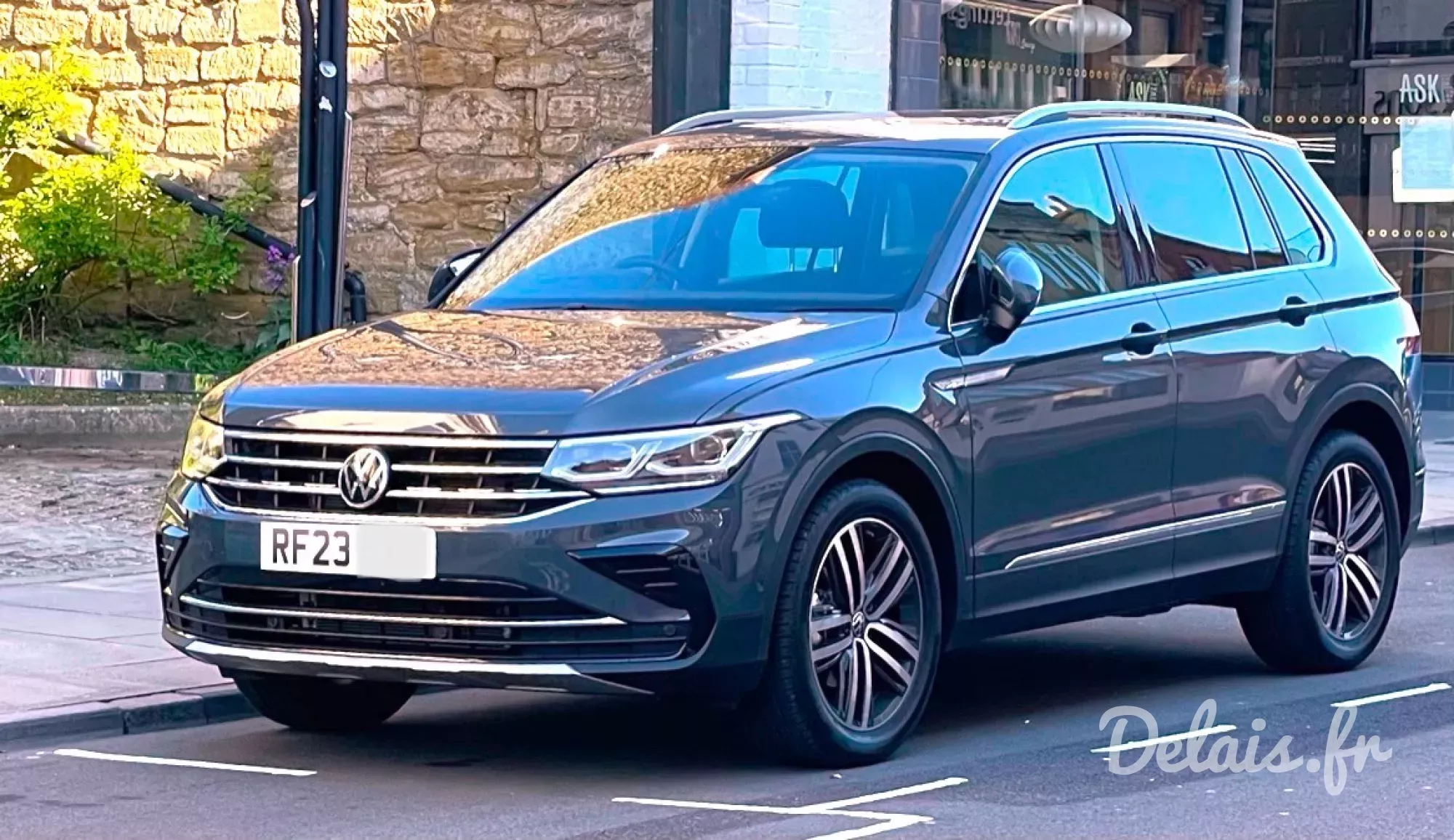 Volkswagen Tiguan Dolphin Grey Elegance