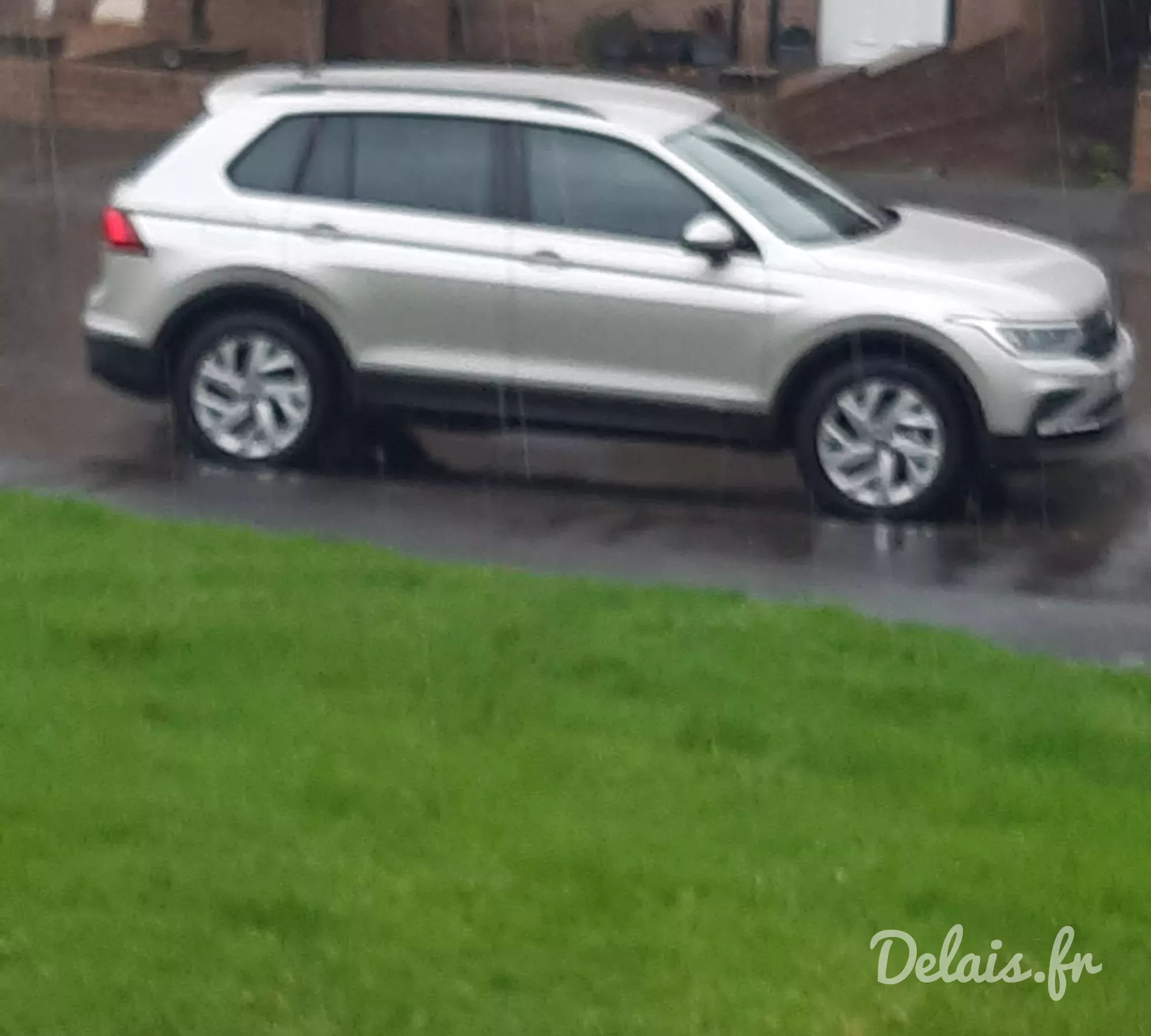 Volkswagen Tiguan Dolphin Grey Life Plus