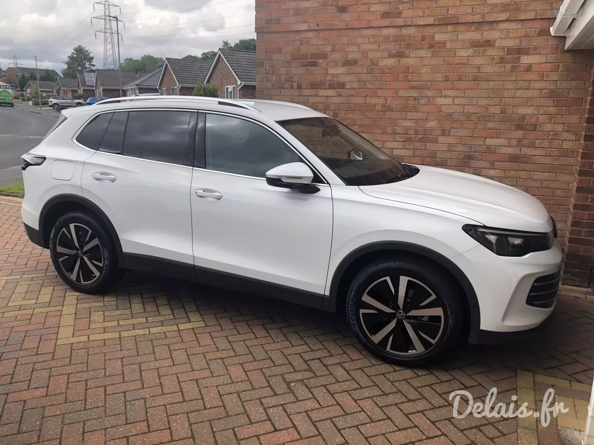 Volkswagen Tiguan Pure White Elegance