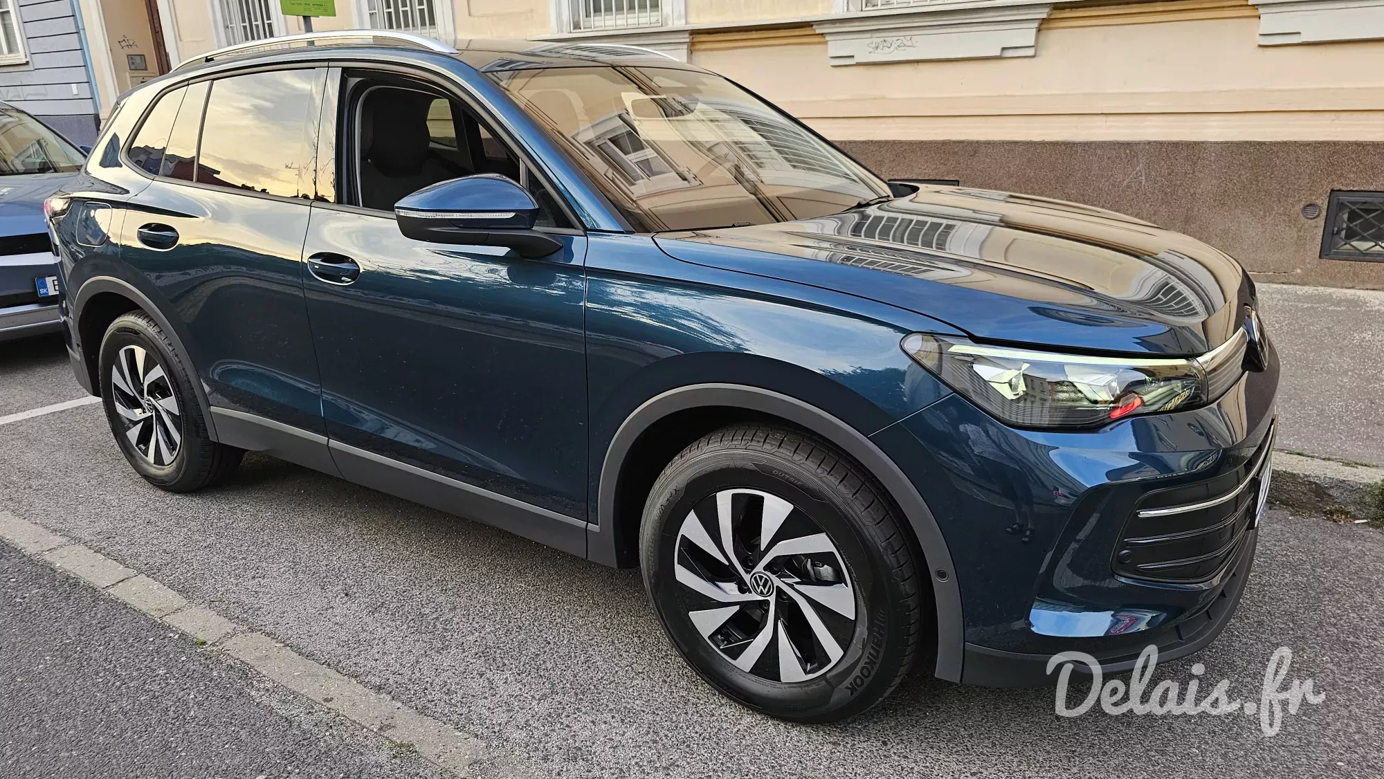 Volkswagen Tiguan Nightshade Blue Life Plus