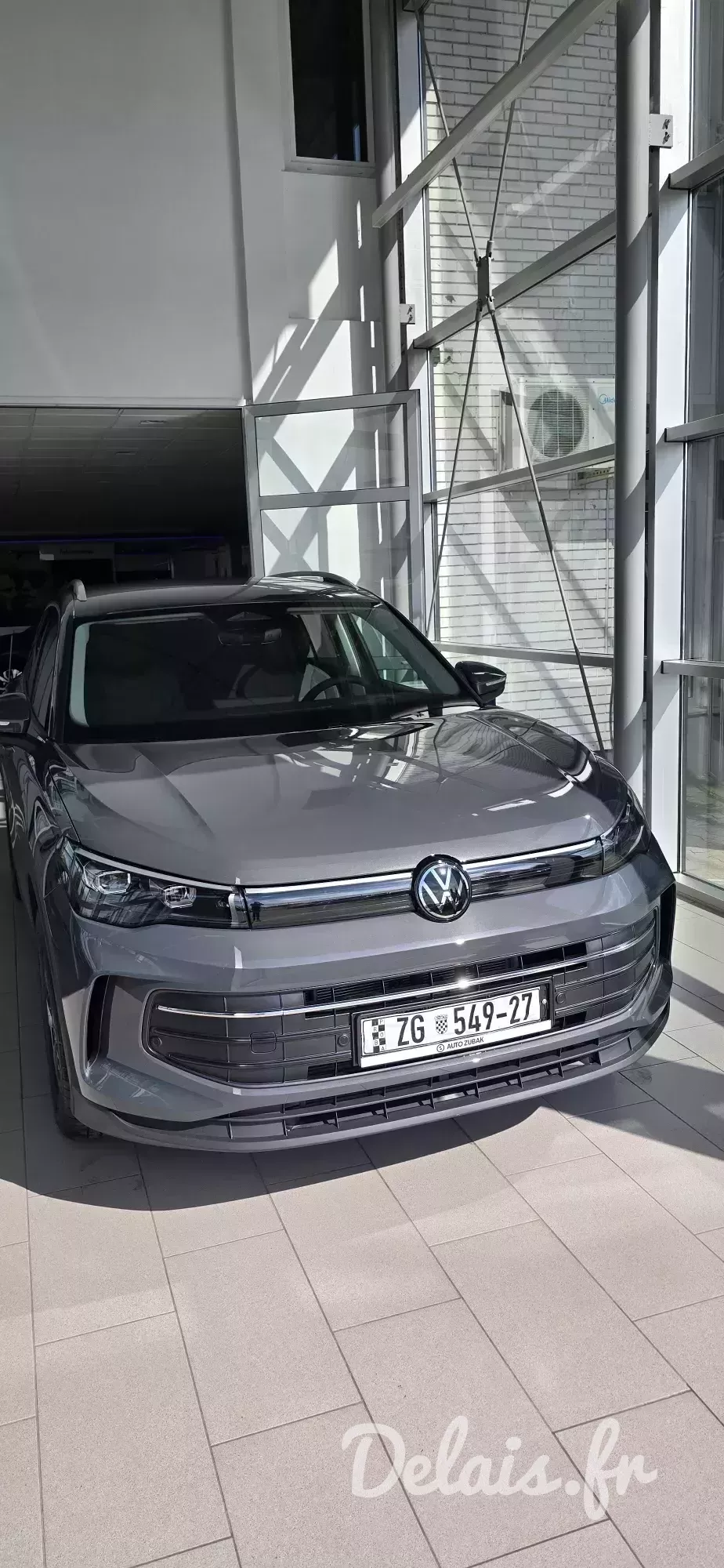 Volkswagen Tiguan Dolphin Grey Life Plus