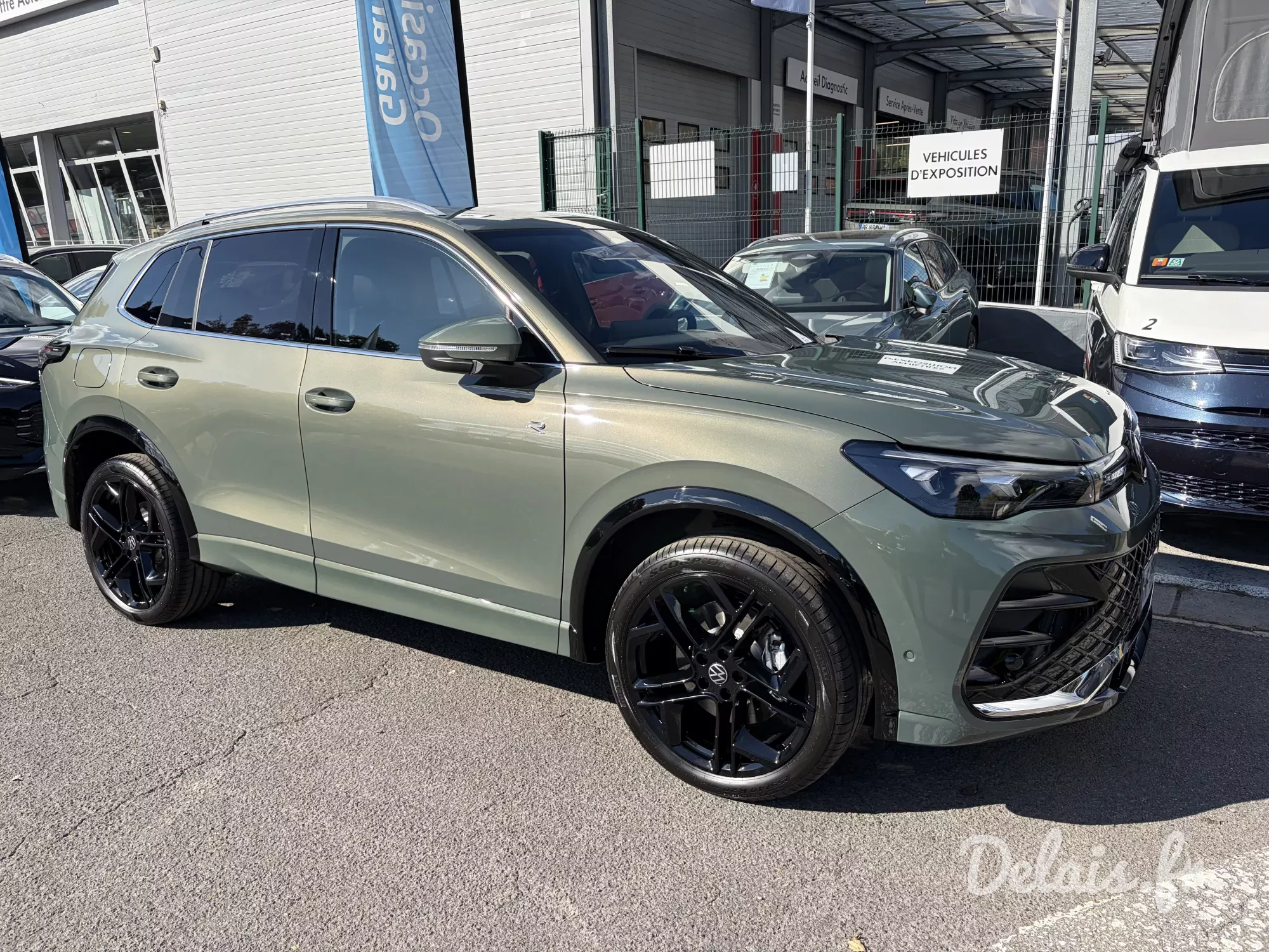 Volkswagen Tiguan Cipressino Green R-Line Exclusive