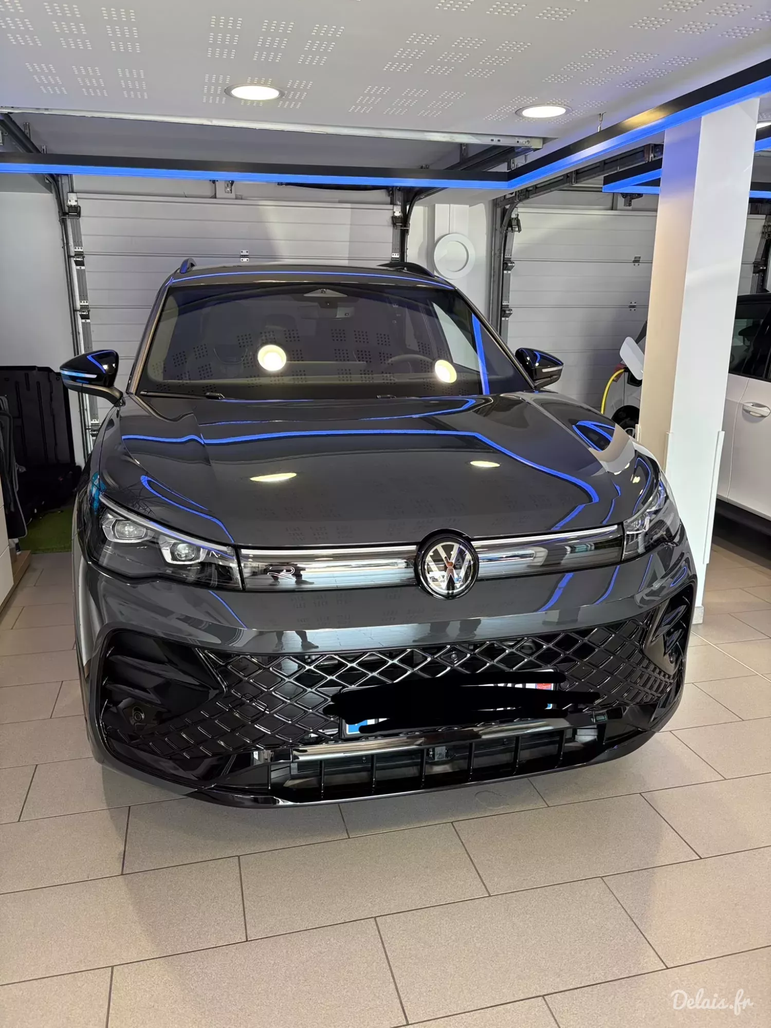 Volkswagen Tiguan Urano Grey R-Line Edition