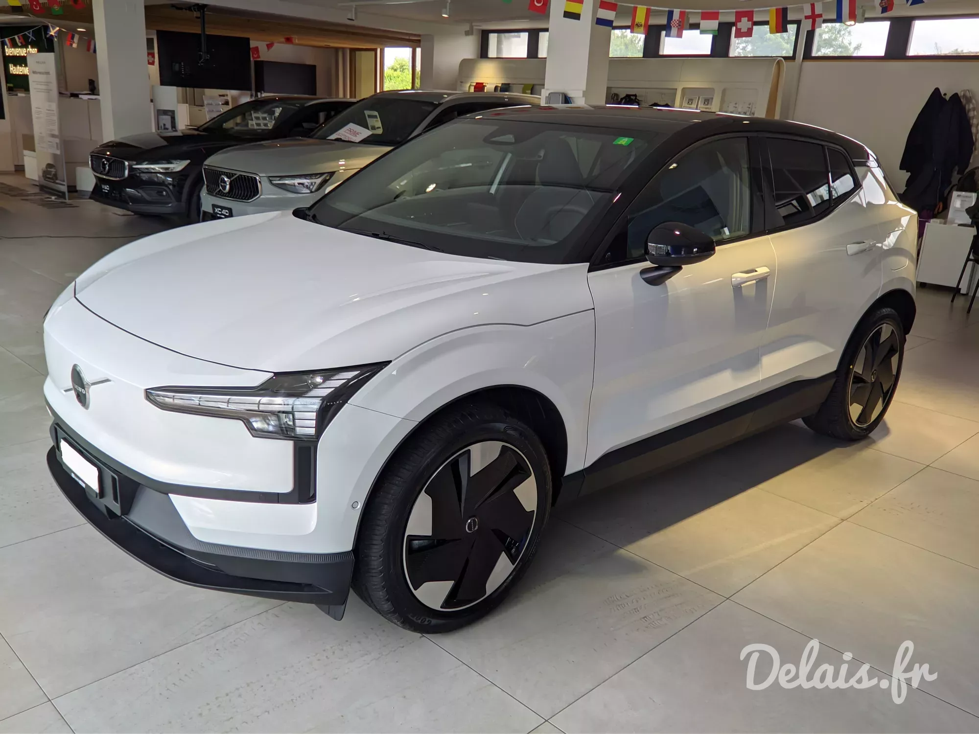 Volvo EX30 Crystal White / Blanc Cri Ultra