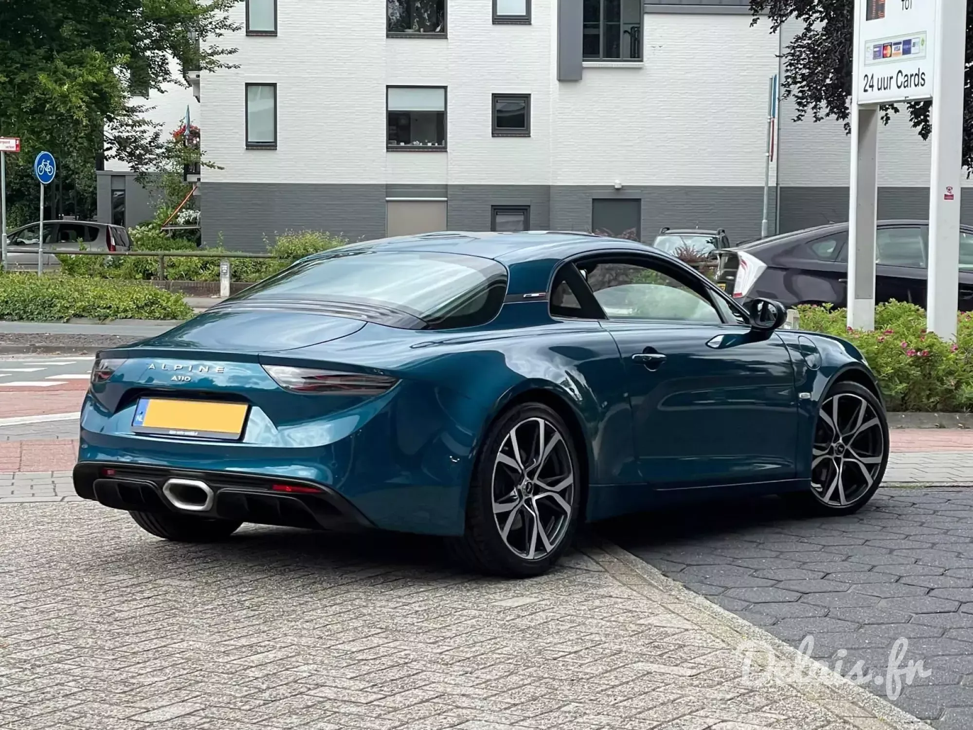 Alpine A110 Atelier Bleu Sierra Base