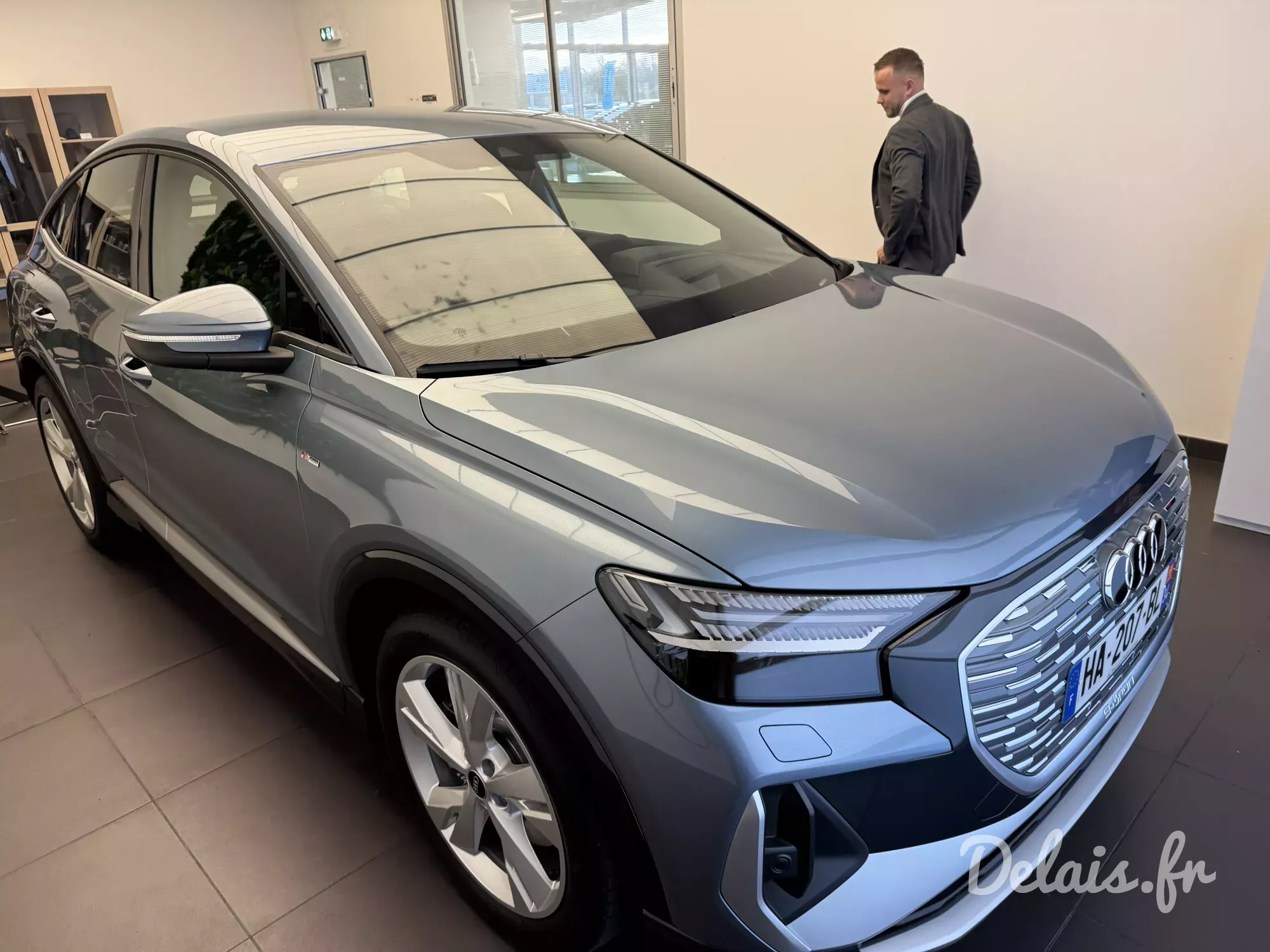 Audi Q4 e-tron Bleu Geyser S Line