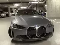 BMW i4 Skyscraper Grau Base de MEL