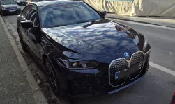 BMW i4 Saphirschwarz M Sport  Fred