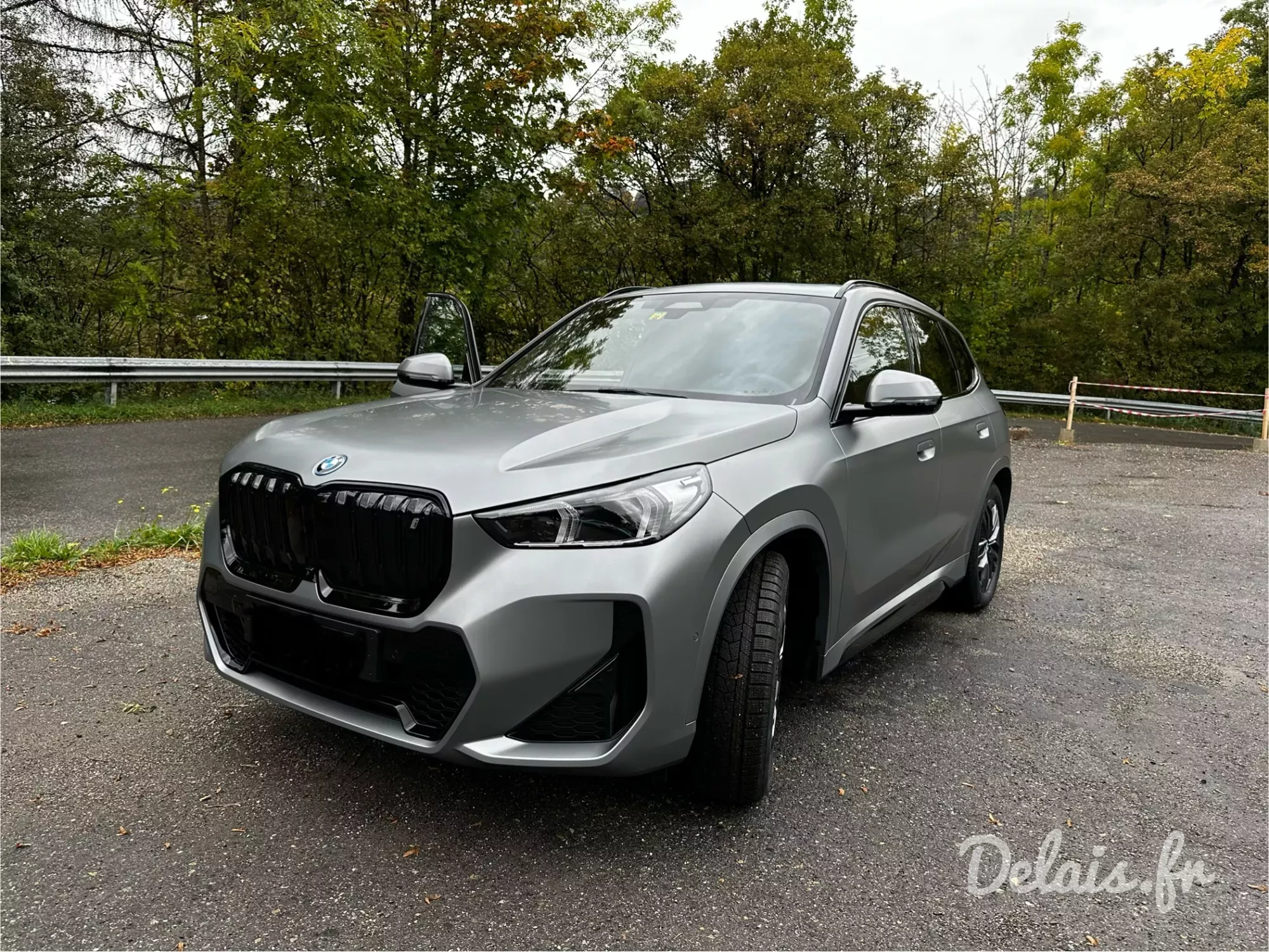 BMW iX1 Frozen Pure Grey M Sport