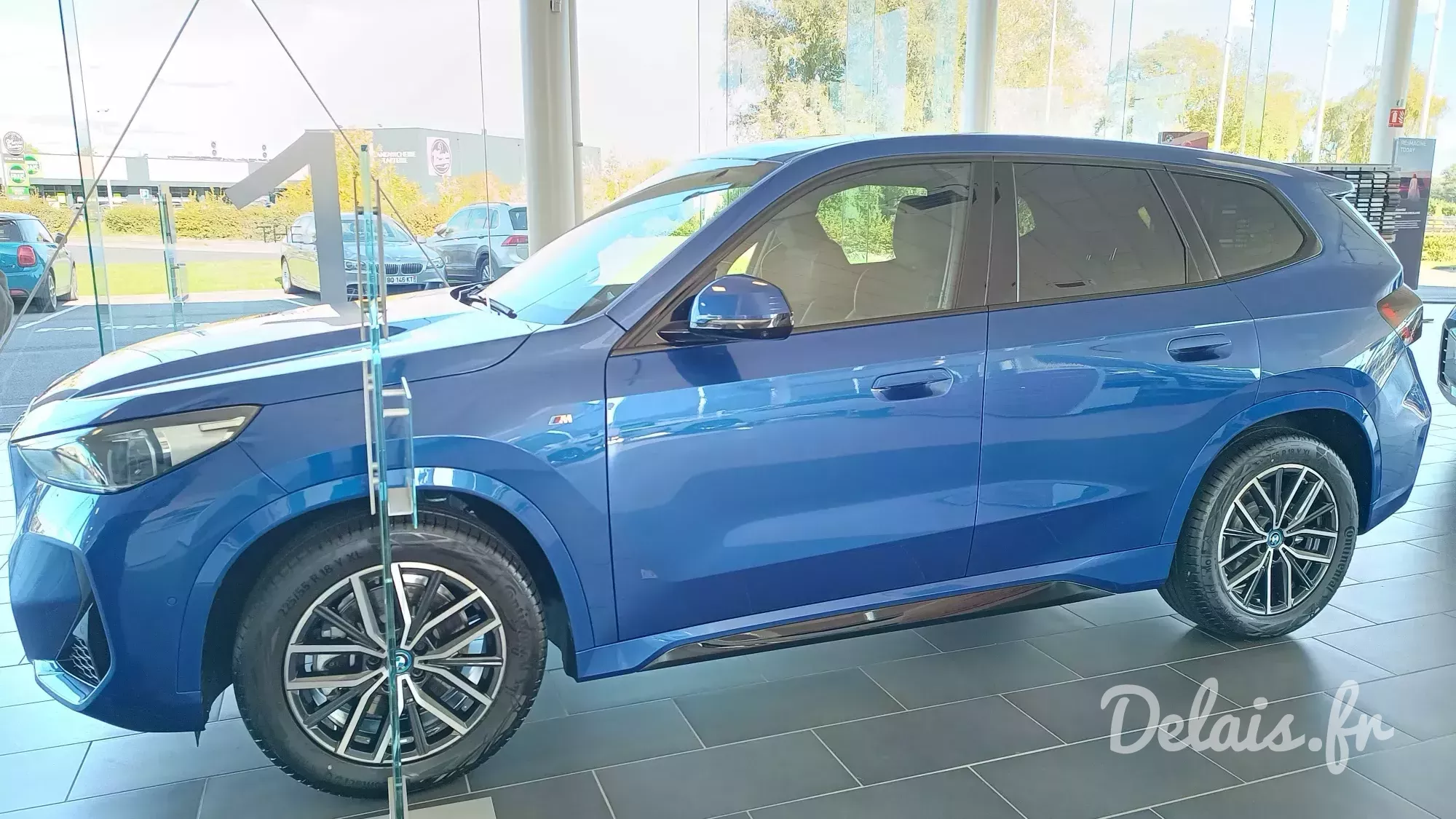 BMW iX1 M Portimao Blau M Sport