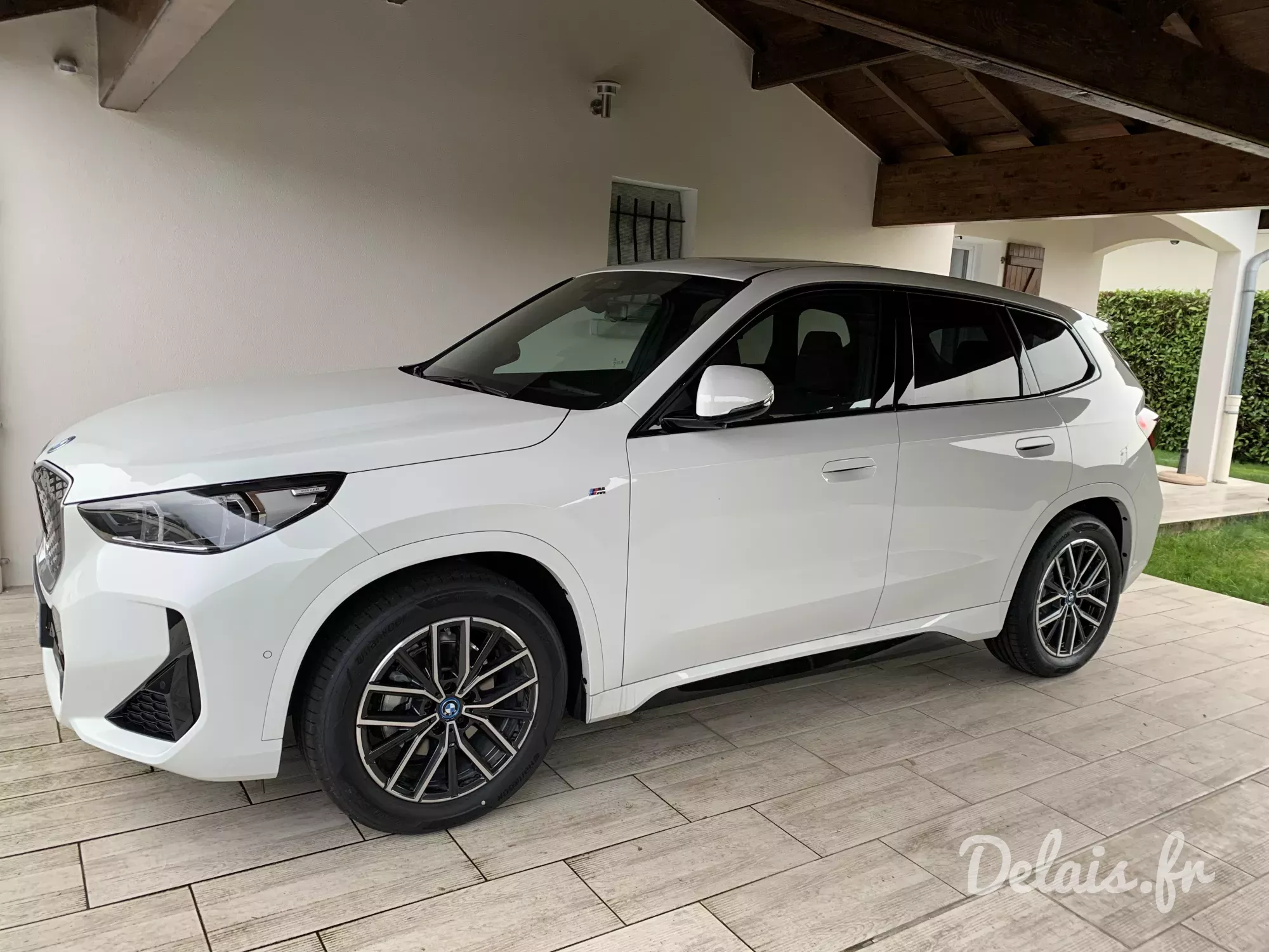 BMW iX1 Alpinweiss M Sport