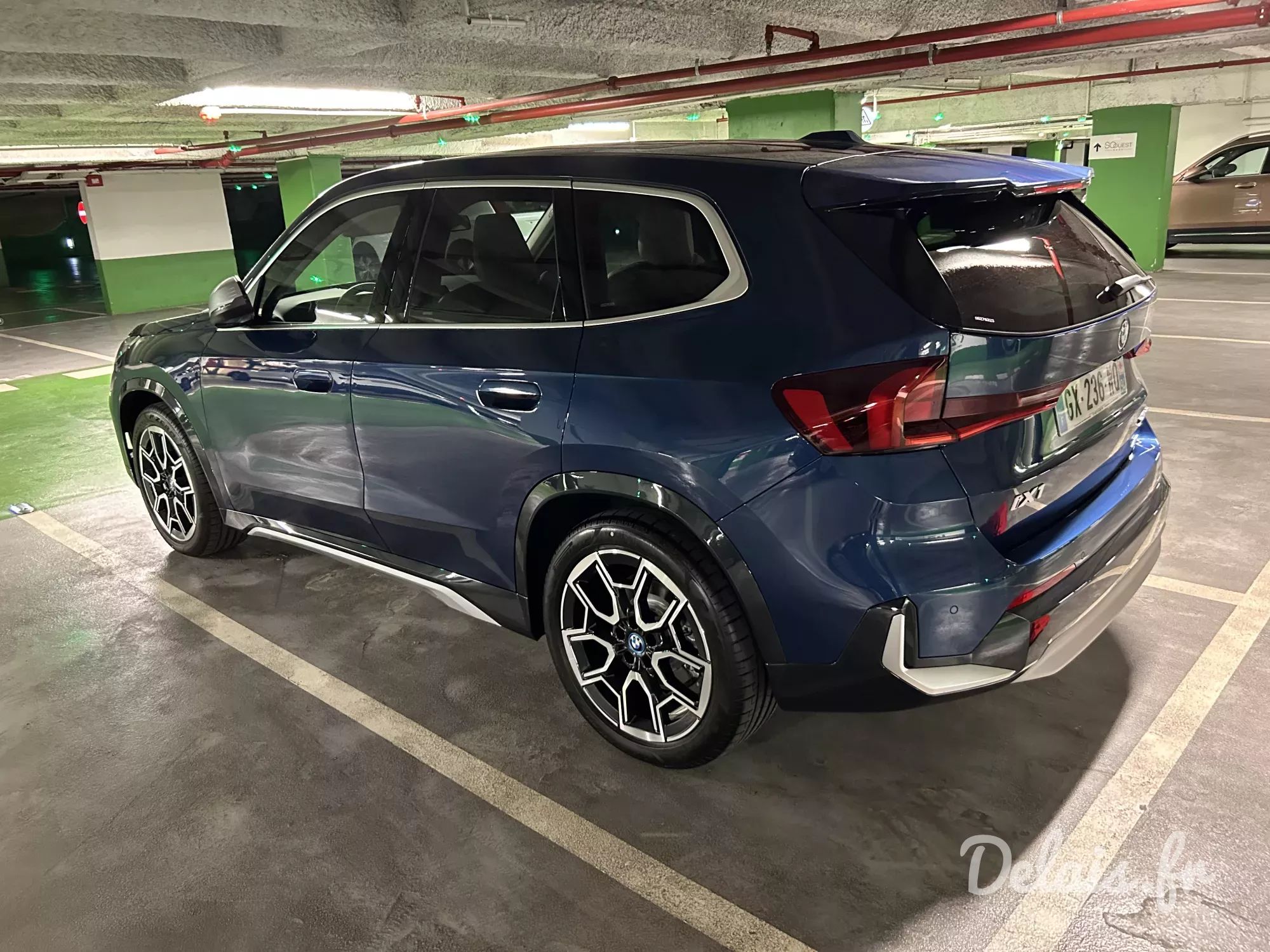 BMW iX1 Phytonicblau iX1
