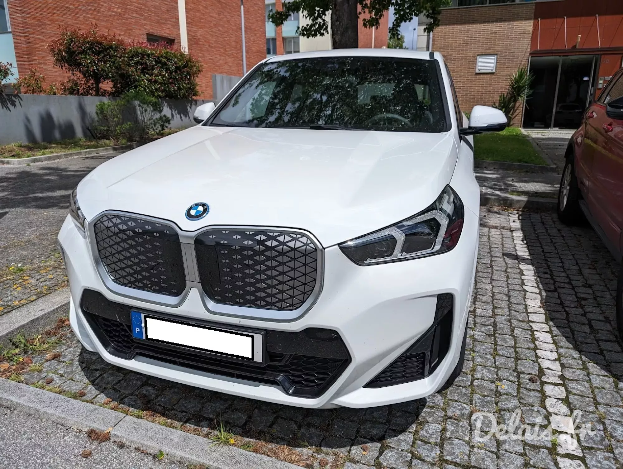 BMW iX1 Alpinweiss iX1