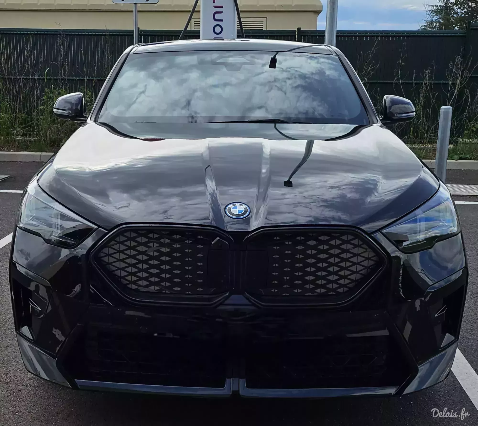 BMW iX1 Saphirschwarz M Sport