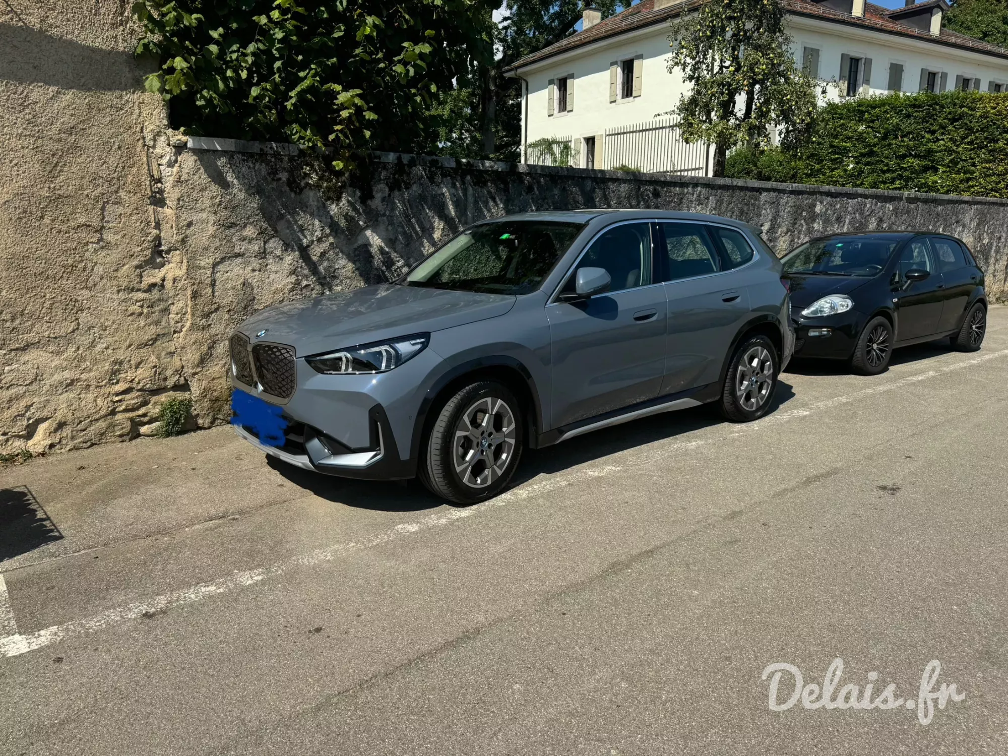 BMW iX1 Saphirschwarz xLine