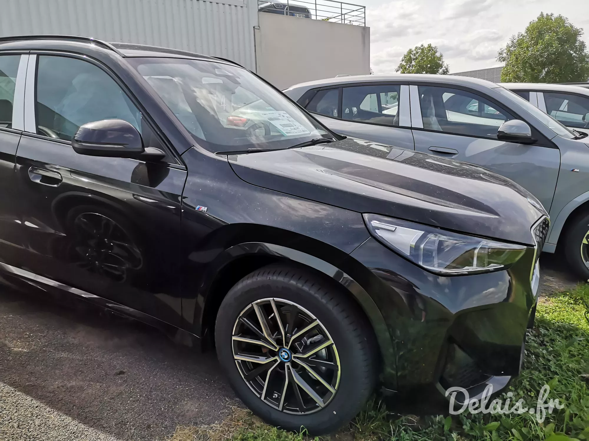 BMW iX1 Saphirschwarz M Sport