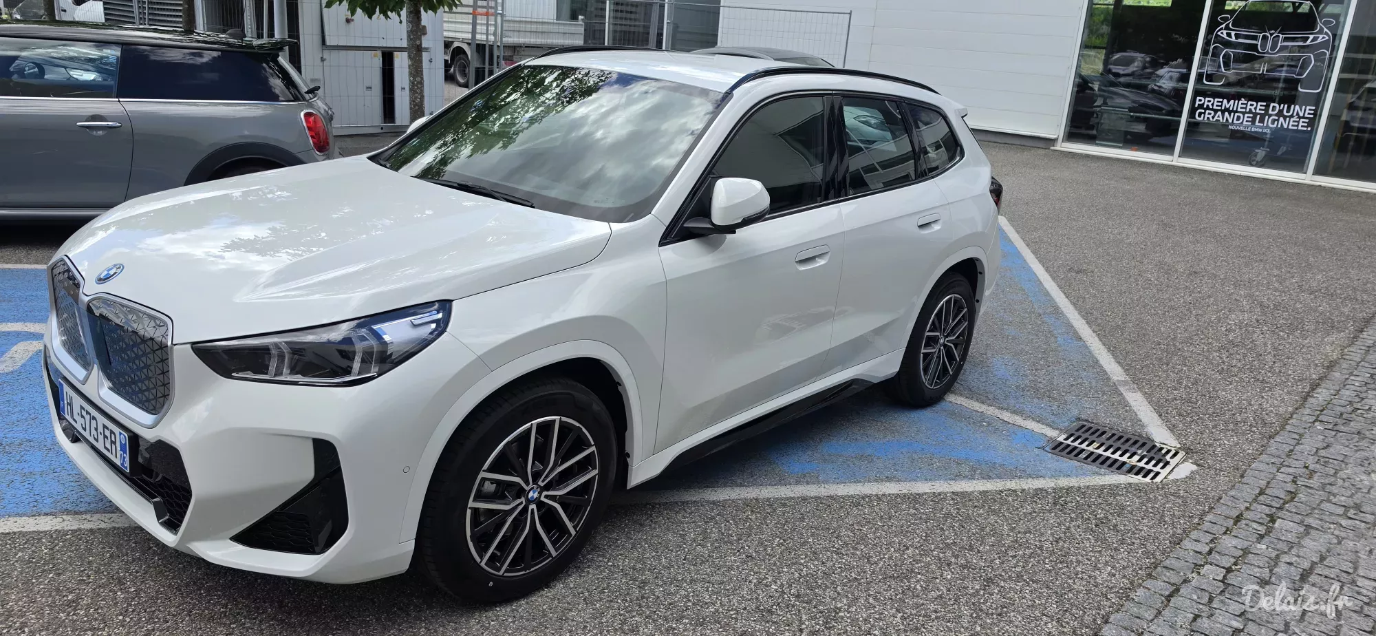 BMW iX1 Alpinweiss iX1