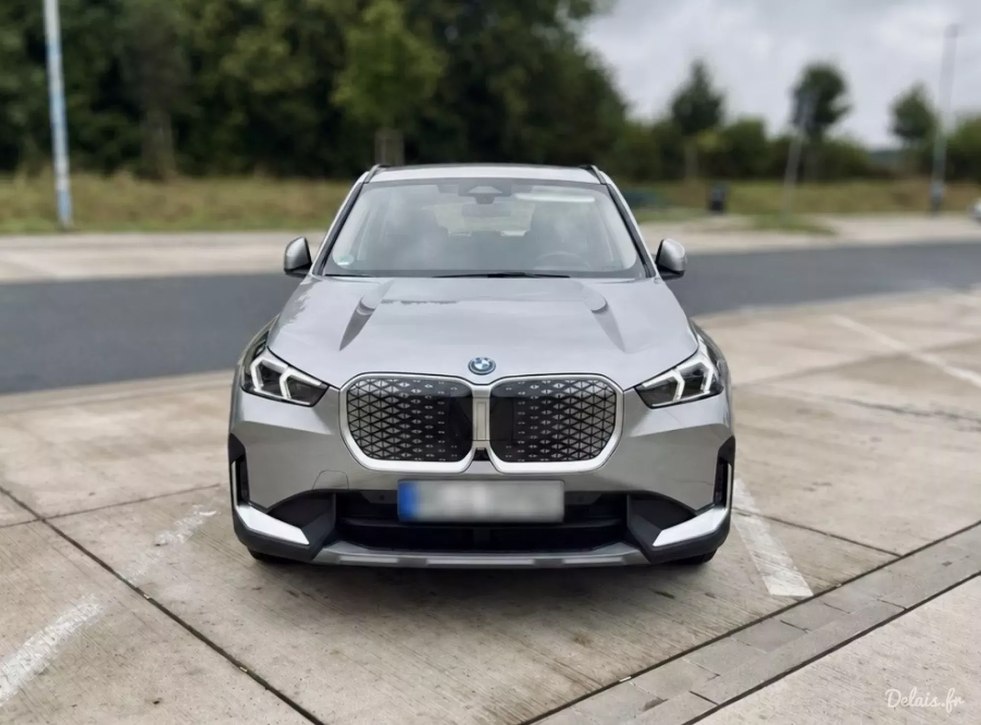 BMW iX1 Spacesilber iX1